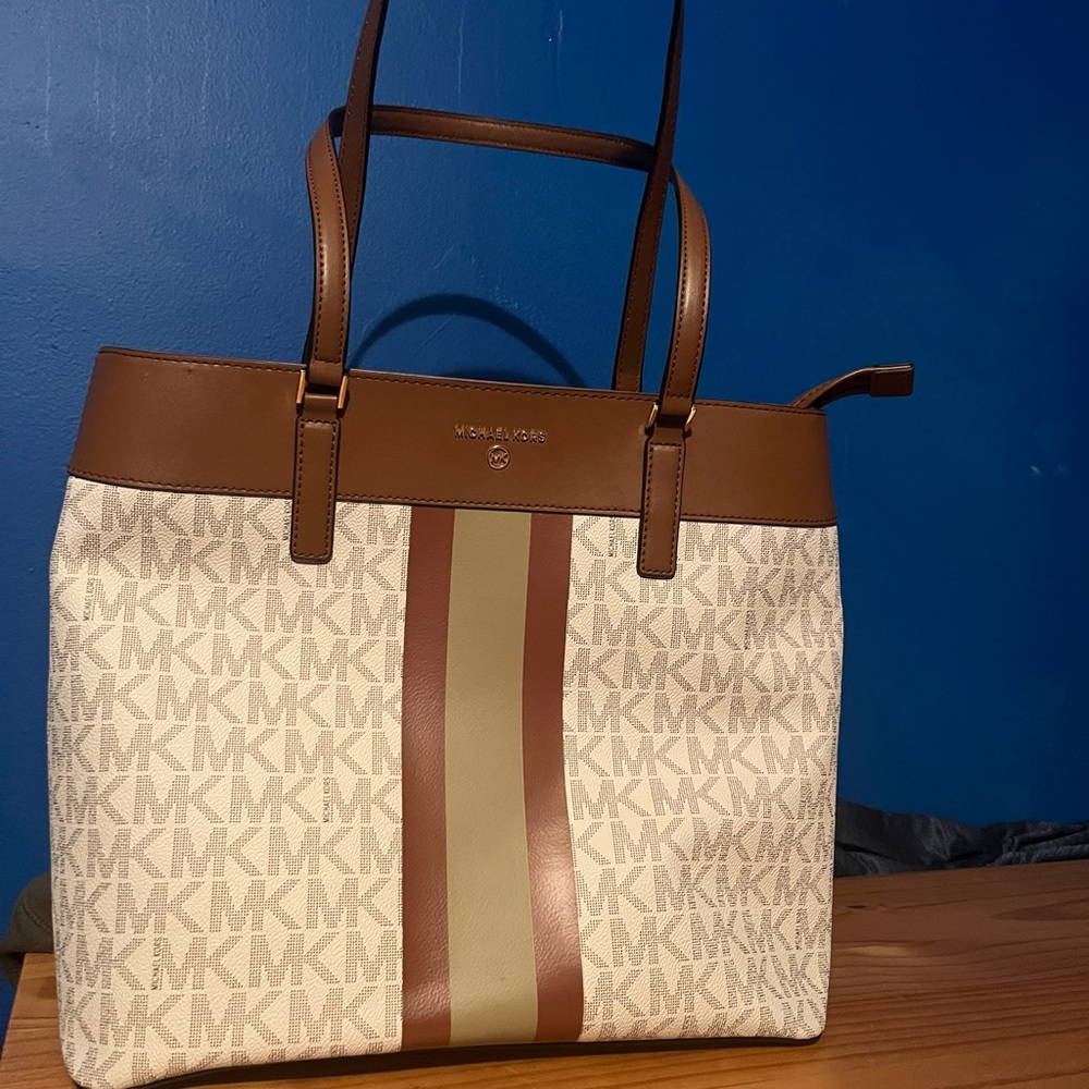 MICHAEL KORS TOTE BAG - BRAND NEW - NEVER USED